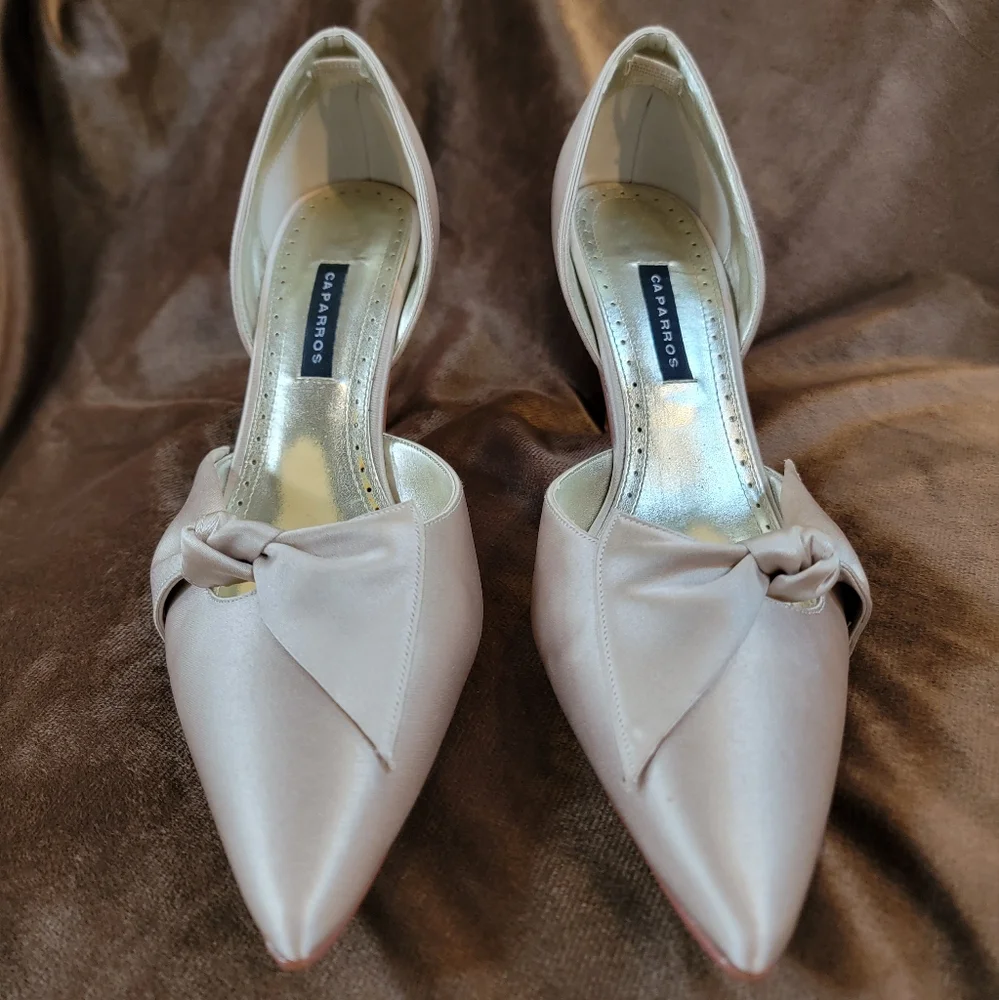 Caparros Morgana Gold 8.5 Satin 3” Heel Party New Year’s Date Holiday Wedding